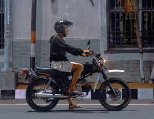 How To Drive A Manual Motorcycle For A Beginner?